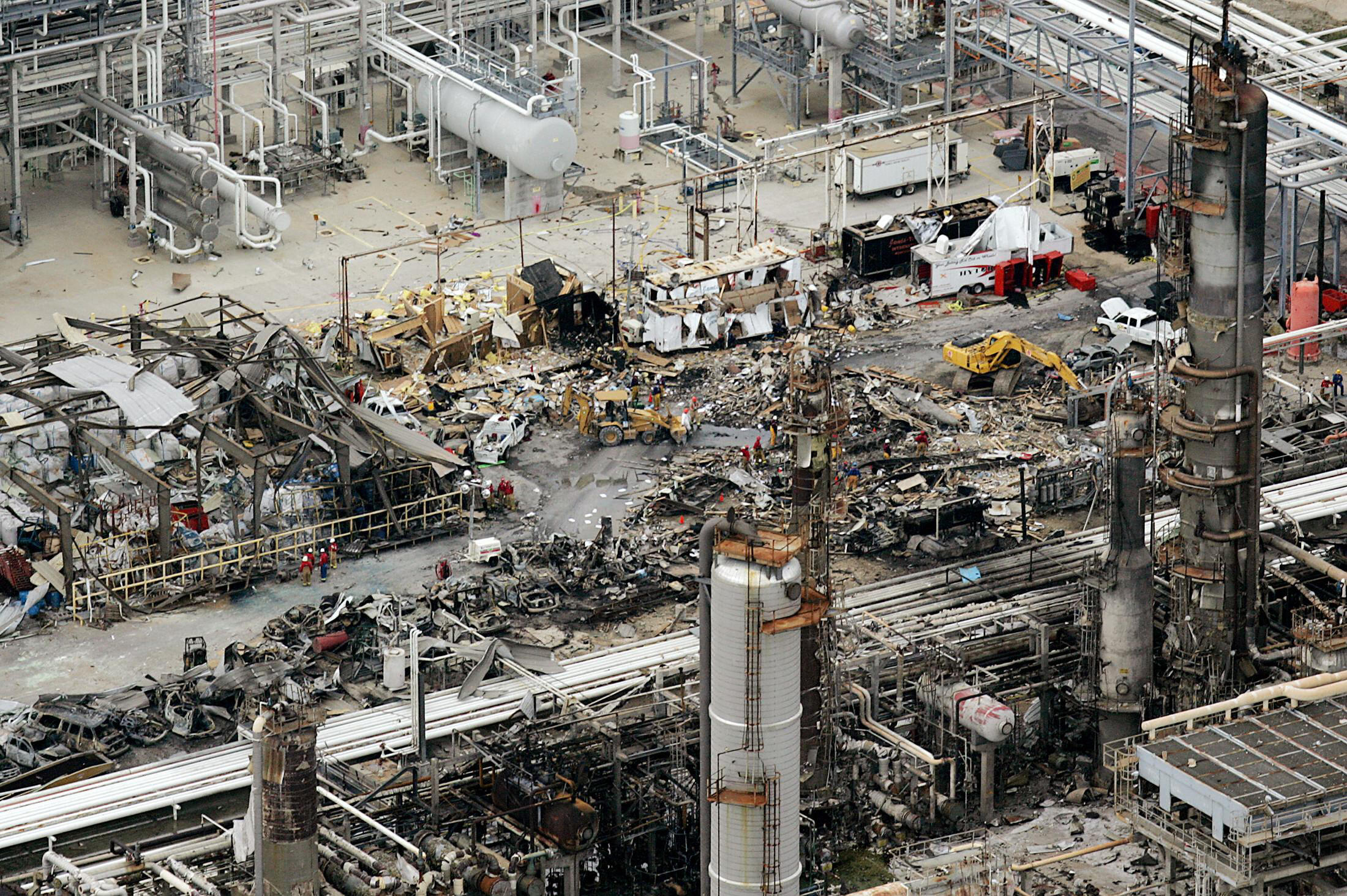 После аварий катастроф. Взрыв на химзаводе Phillips в 1989. Взрыв на химическом заводе Phillips Petroleum Company. Пожар BP Texas City refinery март 2005.